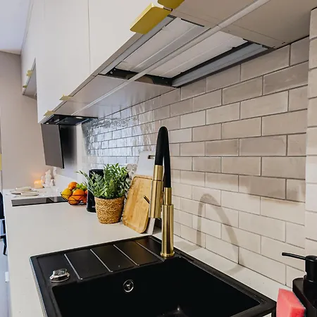 Leszka Czarnego 37 Superapart With Air Conditioner Daire *